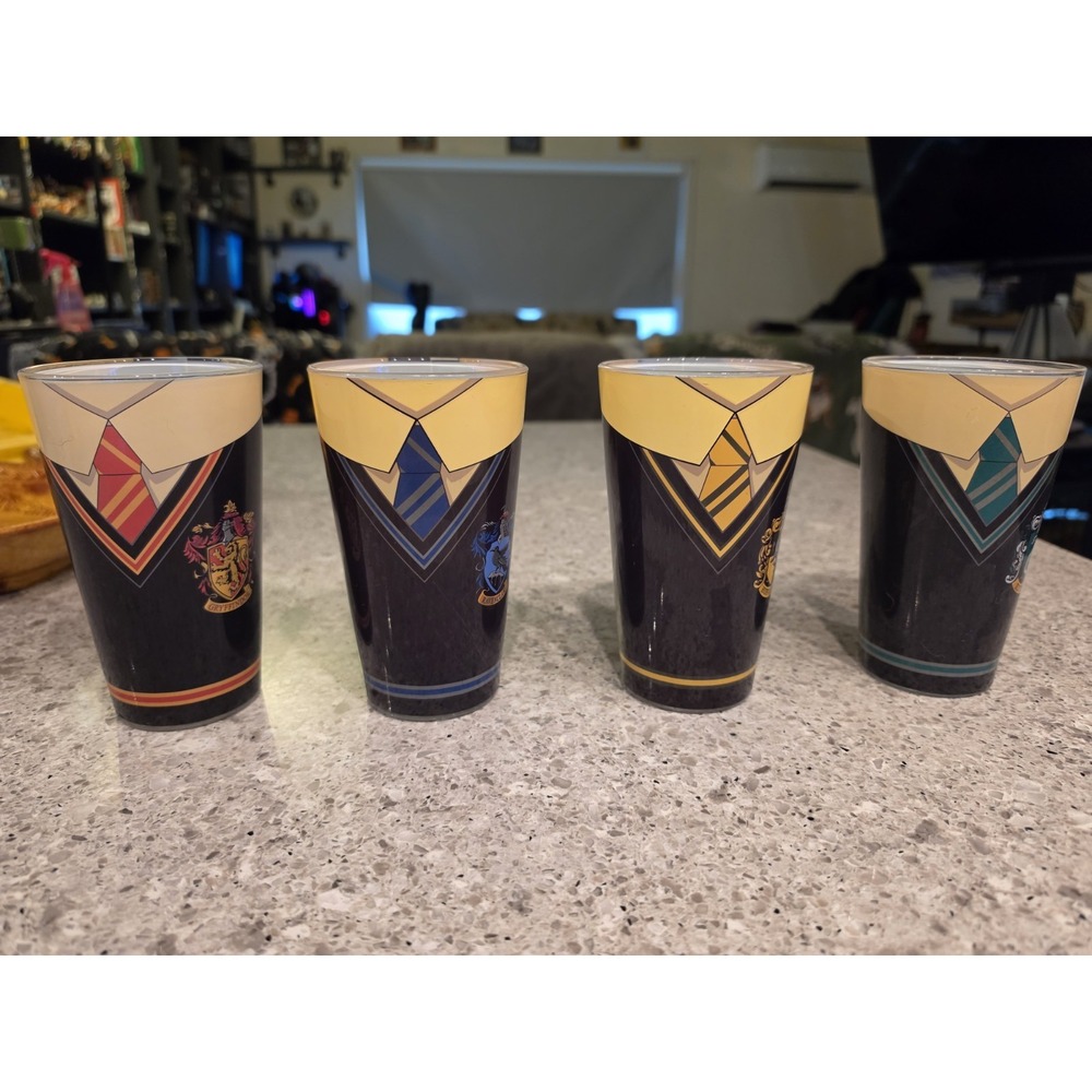 Harry Potter Hogwarts Houses Coat Of Arms Glass Tumblers Slytherin etc Set Of 4